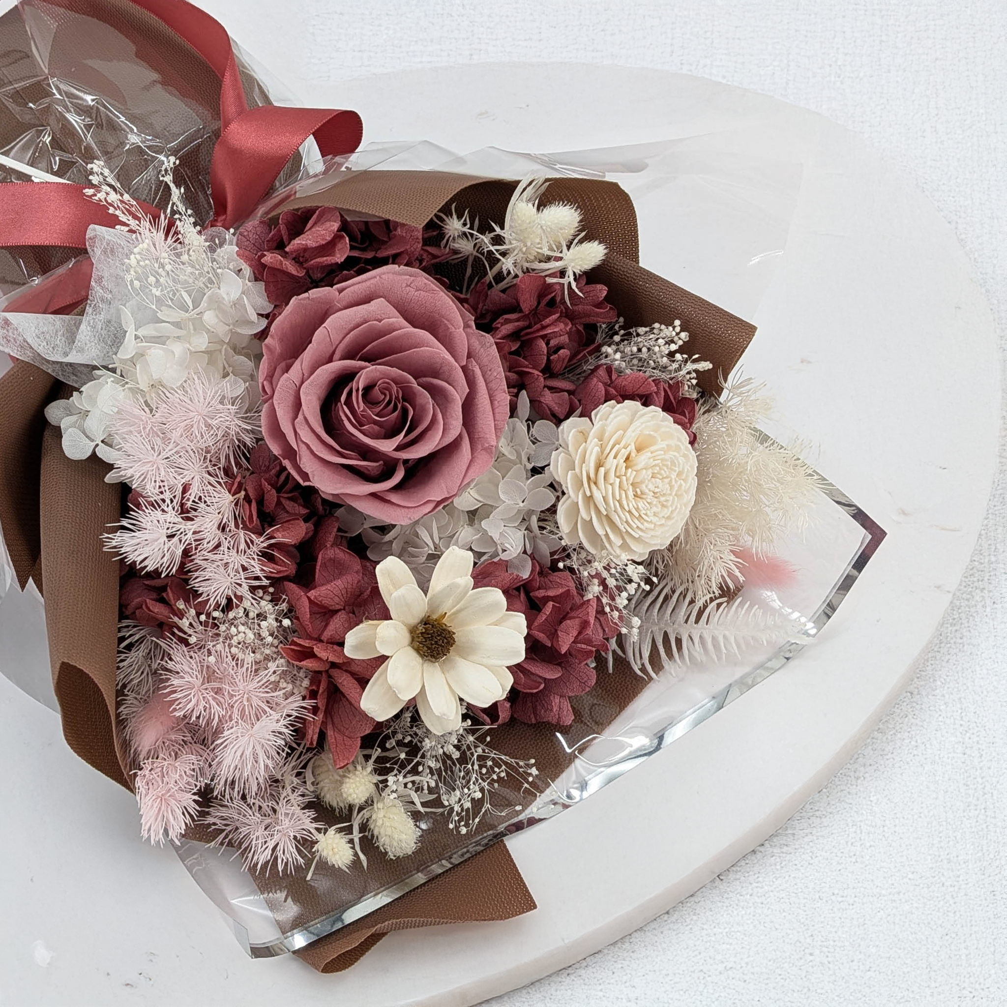 Premium-Blumenstrauß in der Box – EVERGIVE – A Lasting Gesture – Soft Blush
