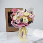 Premium-Blumenstrauß in der Box – EVERGIVE – A Lasting Gesture – Pearl Royal