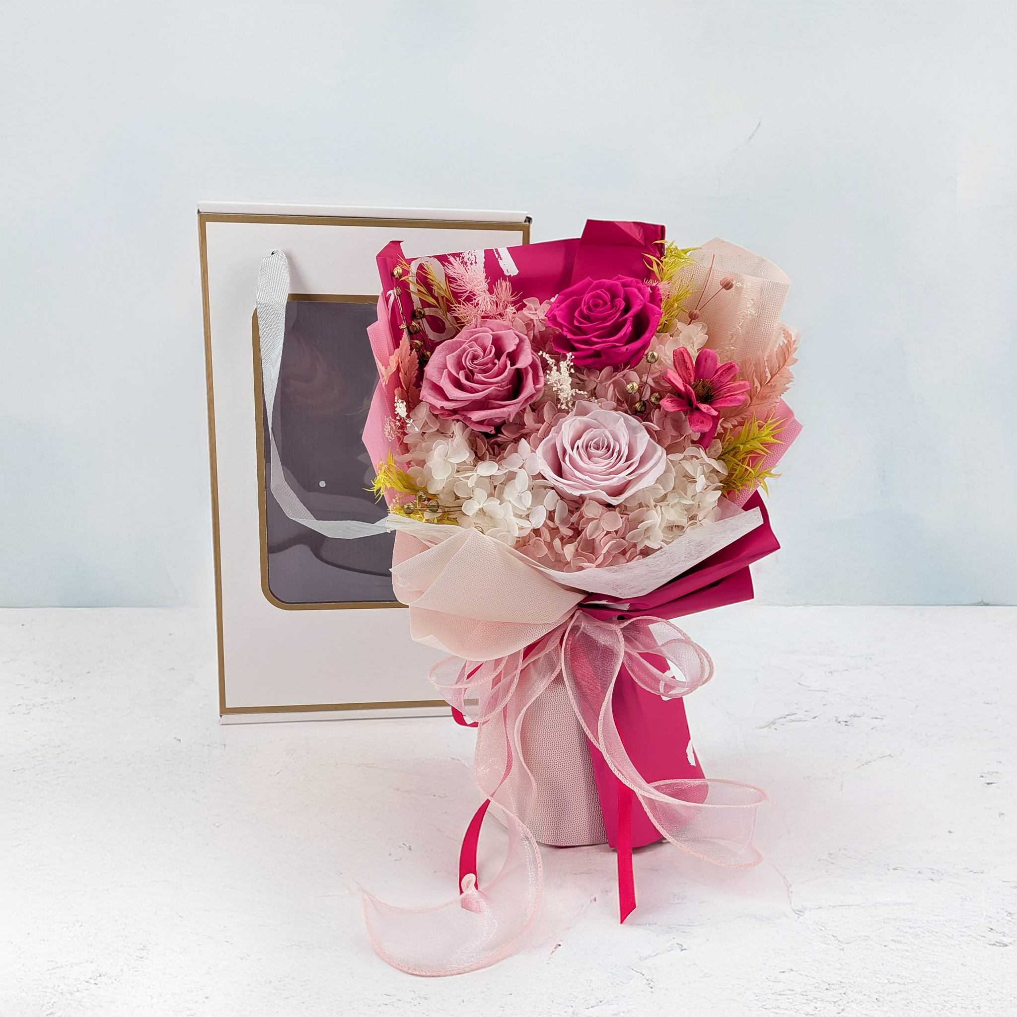 Premium-Blumenstrauß in der Box - EVERGIVE – A Lasting Gesture – Candy Charm