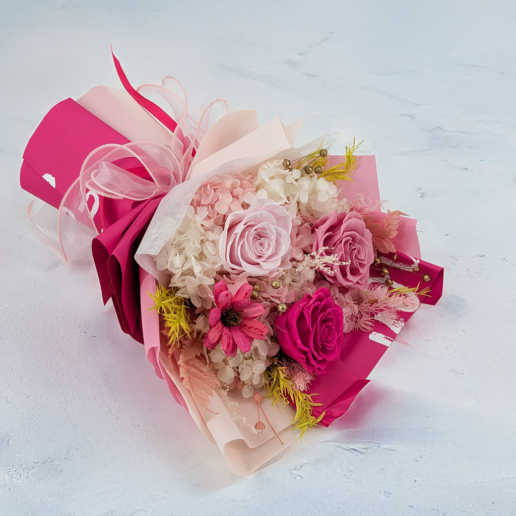 Premium-Blumenstrauß in der Box - EVERGIVE – A Lasting Gesture – Candy Charm