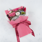 Premium-Blumenstrauß in der Box - EVERGIVE – A Lasting Gesture – Fuchsia Charm