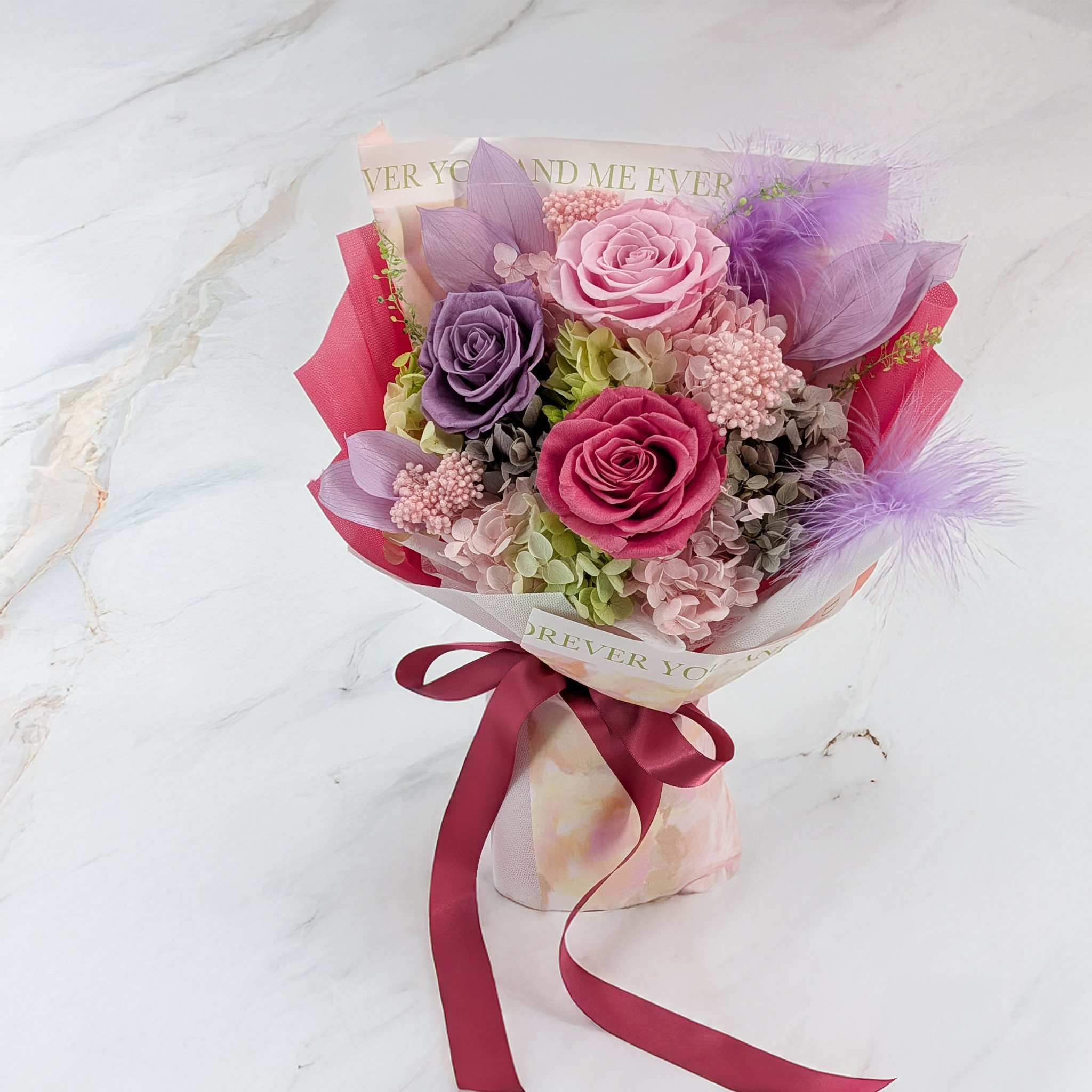 Premium-Blumenstrauß in der Box - EVERGIVE – A Lasting Gesture – Garden Charm