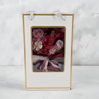 Premium-Blumenstrauß in der Box - EVERGIVE – A Lasting Gesture – Red Desire