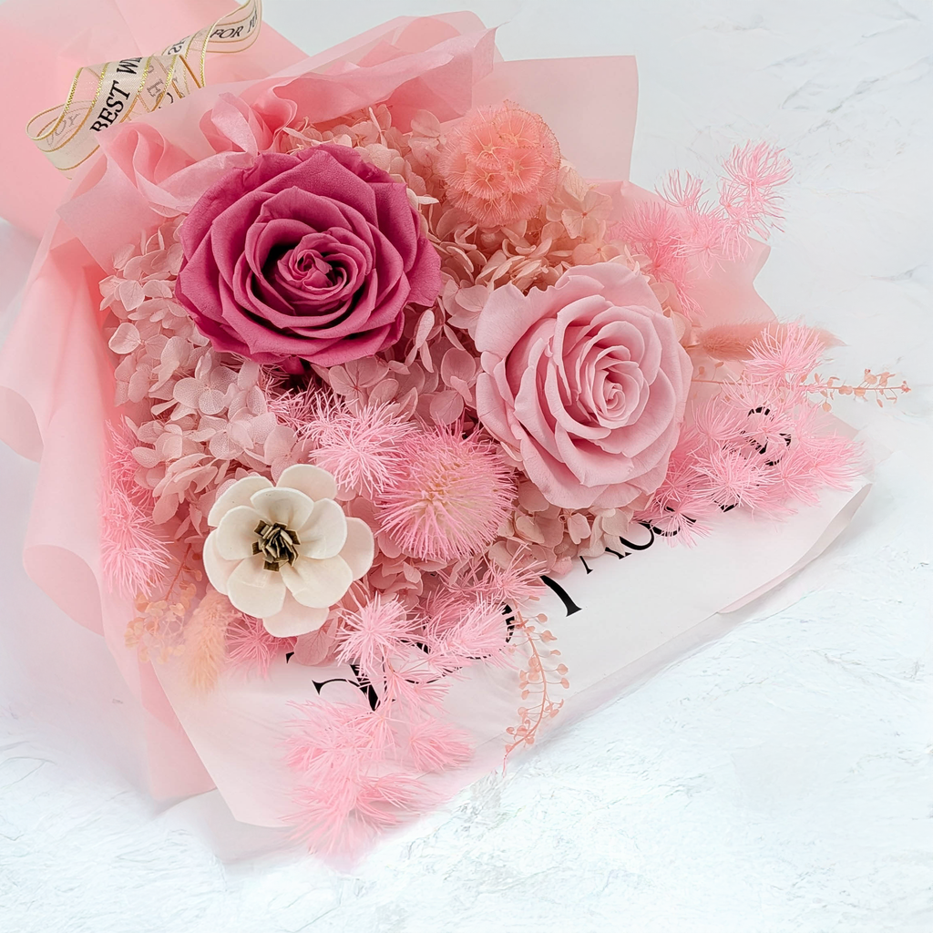 Premium-Blumenstrauß in der Box - EVERGIVE – A Lasting Gesture – Rose Grace