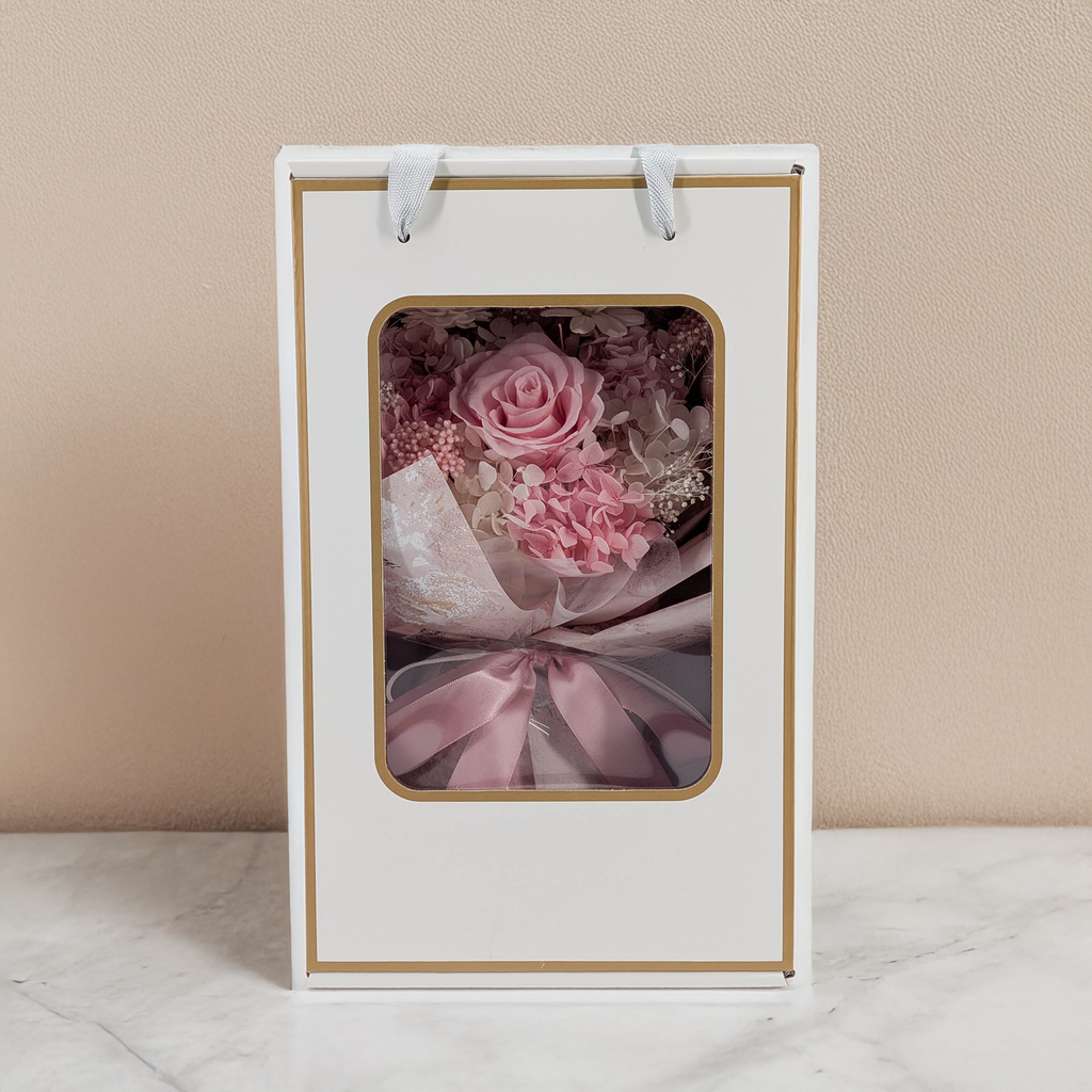 Premium-Blumenstrauß in der Box – EVERGIVE – A Lasting Gesture – Pink Blush
