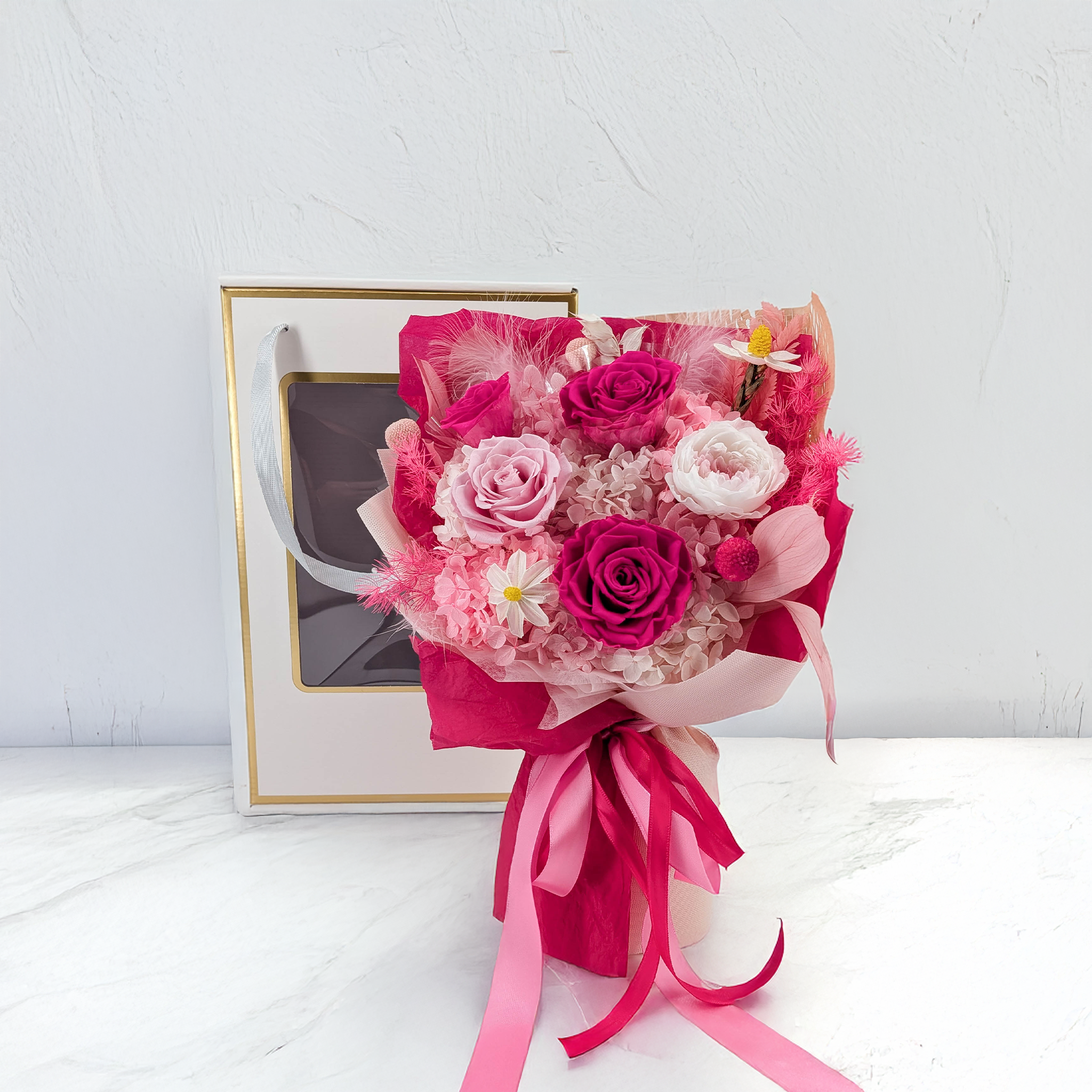 Premium-Blumenstrauß in der Box - EVERGIVE – A Lasting Gesture – Pink Desire