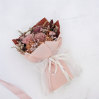 Premium-Blumenstrauß in der Box - EVERGIVE – A Lasting Gesture – Powder Charm