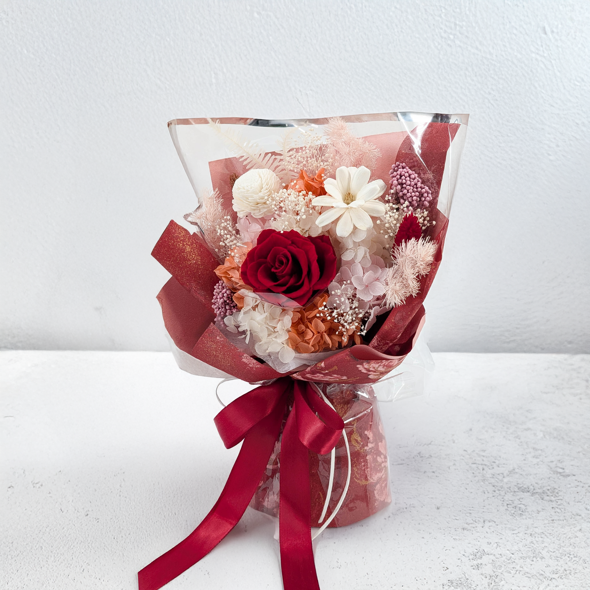 Premium-Blumenstrauß in der Box – EVERGIVE – A Lasting Gesture – Red Blush