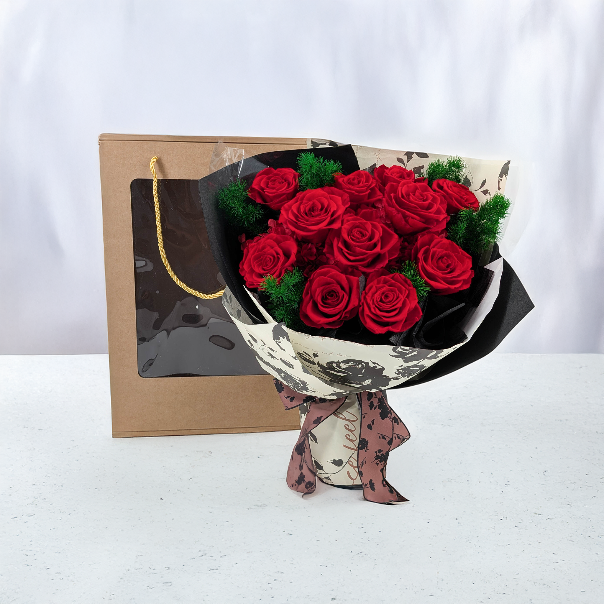 Premium-Blumenstrauß in der Box - EVERGIVE – A Lasting Gesture – Ruby Devotion