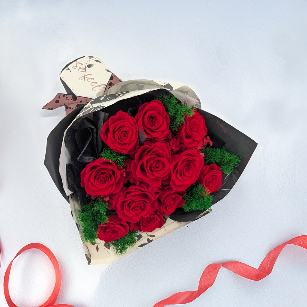 Premium-Blumenstrauß in der Box - EVERGIVE – A Lasting Gesture – Ruby Devotion