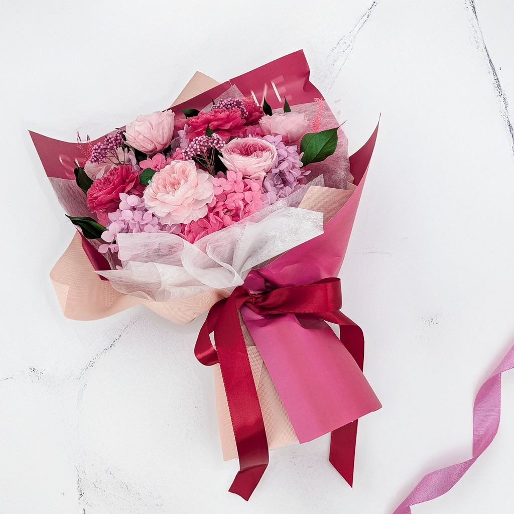 Premium-Blumenstrauß in der Box – EVERGIVE – A Lasting Gesture – Rosé Royal