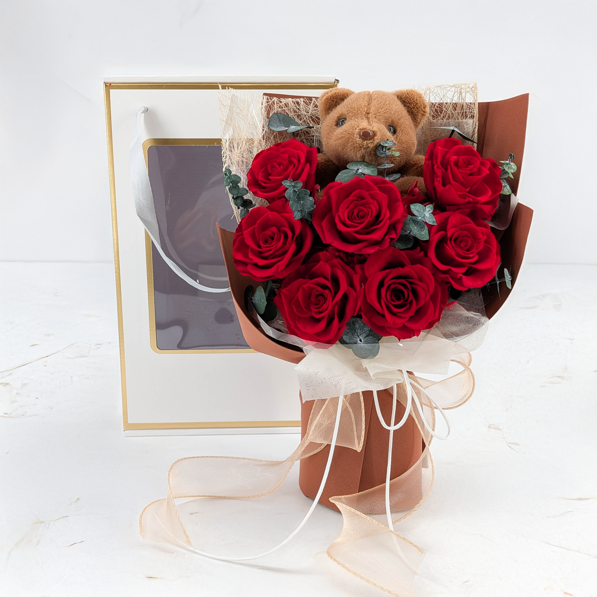 Premium-Blumenstrauß in der Box - EVERGIVE – A Lasting Gesture – Ruby Tenderness