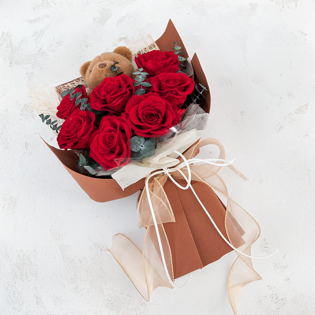 Premium-Blumenstrauß in der Box - EVERGIVE – A Lasting Gesture – Ruby Tenderness