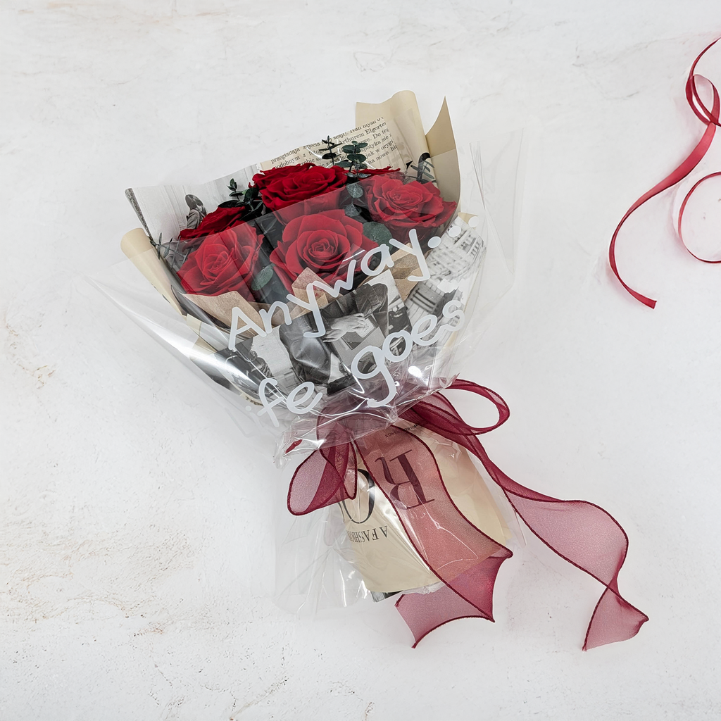Premium-Blumenstrauß in der Box - EVERGIVE – A Lasting Gesture – Ruby Timeless