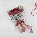 Premium-Blumenstrauß in der Box - EVERGIVE – A Lasting Gesture – Ruby Timeless