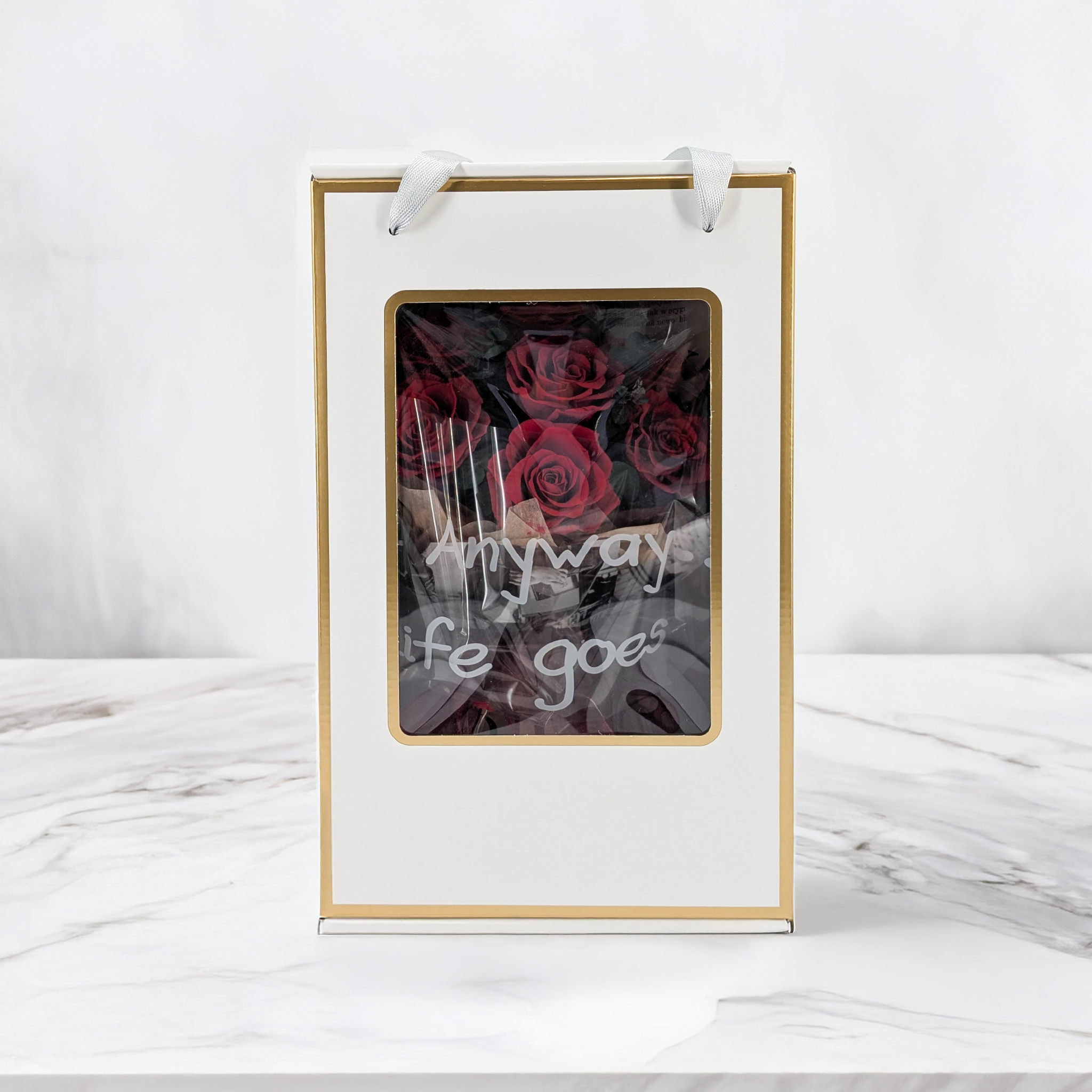 Premium-Blumenstrauß in der Box - EVERGIVE – A Lasting Gesture – Ruby Timeless