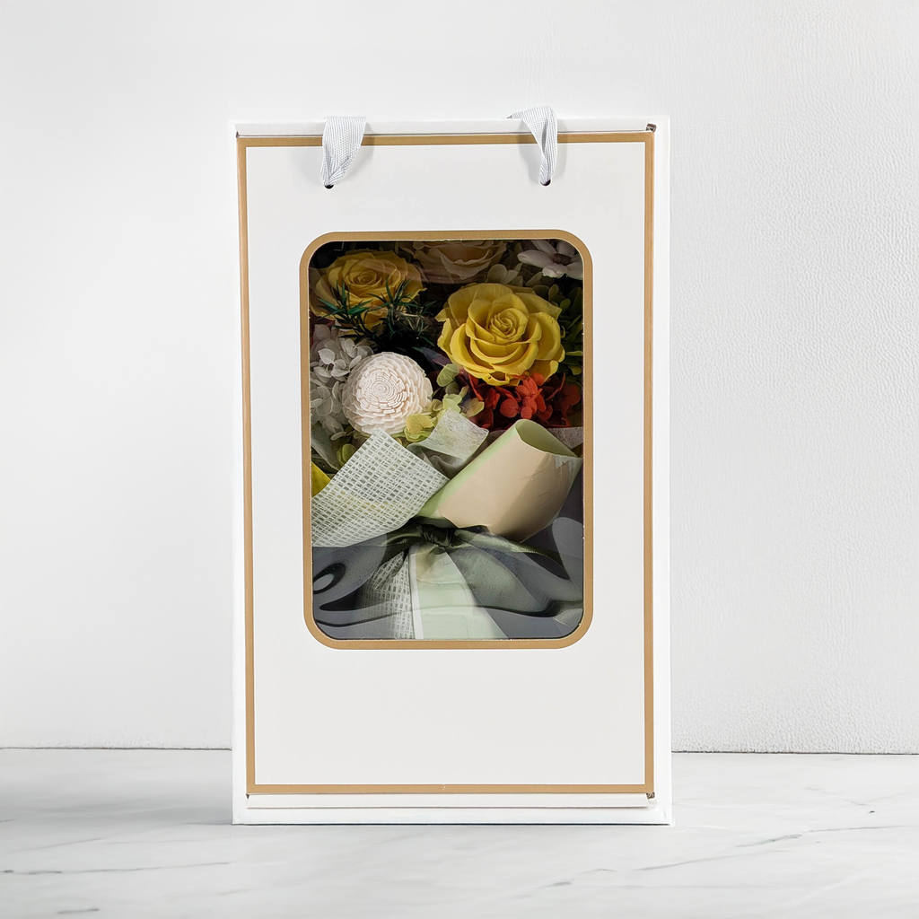 Premium-Blumenstrauß in der Box - EVERGIVE – A Lasting Gesture – Sunny Charm